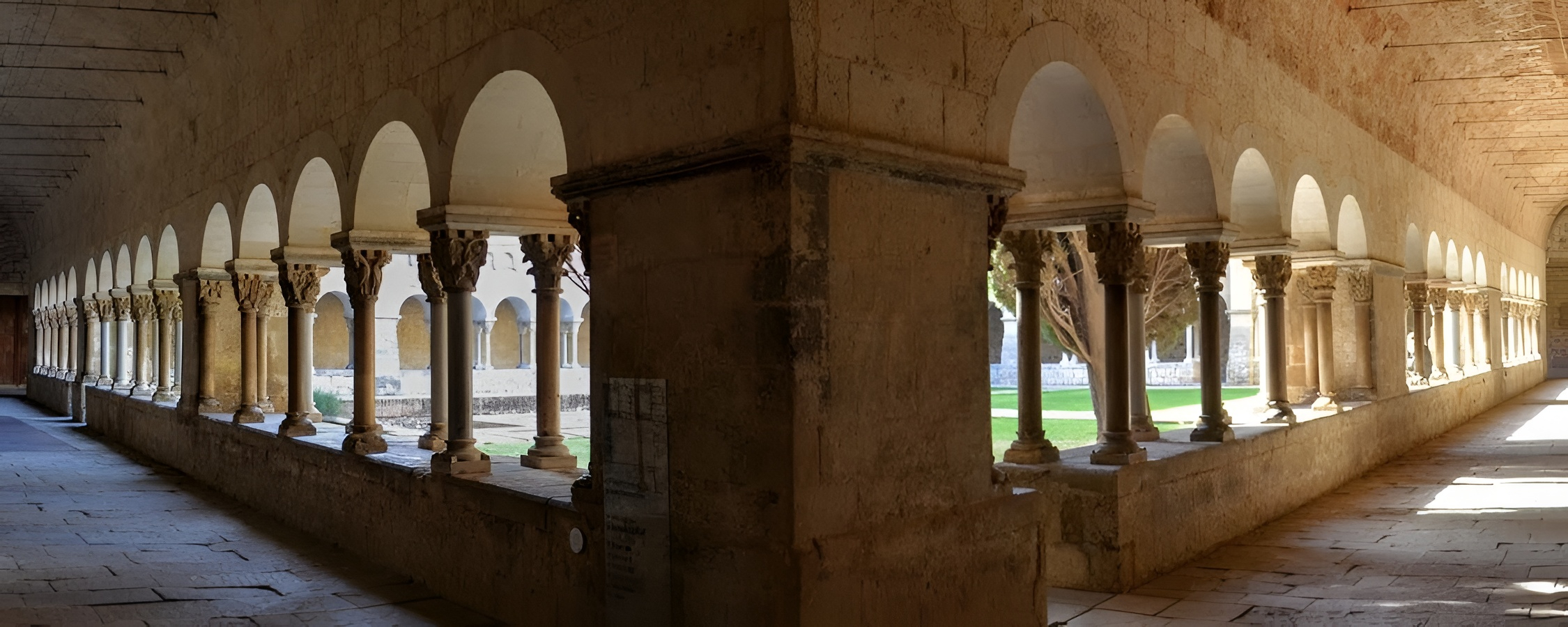 Monestir de Sant Cugat-COMPRES_web_ok.jpg